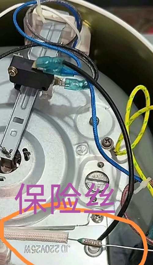 电饭煲按钮不跳闸的原因及解决方法（探究电饭煲按钮不跳闸的可能原因，并提供相应解决方法）  第1张