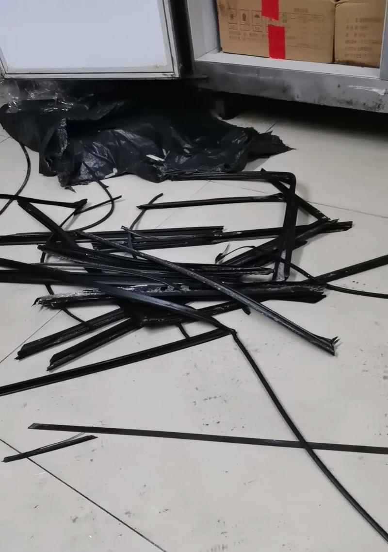 冰柜气液分离器结冰的解决方法（有效应对冰柜气液分离器结冰问题，保证运行正常）  第1张
