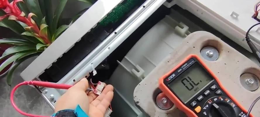 小天鹅洗衣机漏水原因及解决方法（小天鹅洗衣机漏水的常见问题及解决方案）  第2张