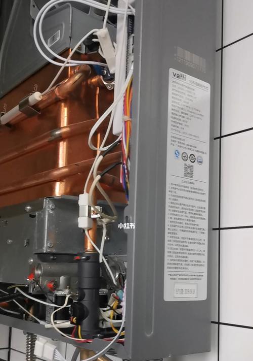 华帝太阳能热水器——高性价比的绿色热水解决方案（价格实惠、绿色环保、可靠耐用）  第3张