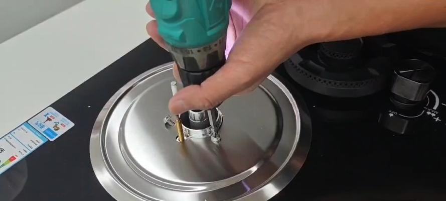 集成灶接水盘清洗方法（打造清洁健康的厨房环境）  第1张